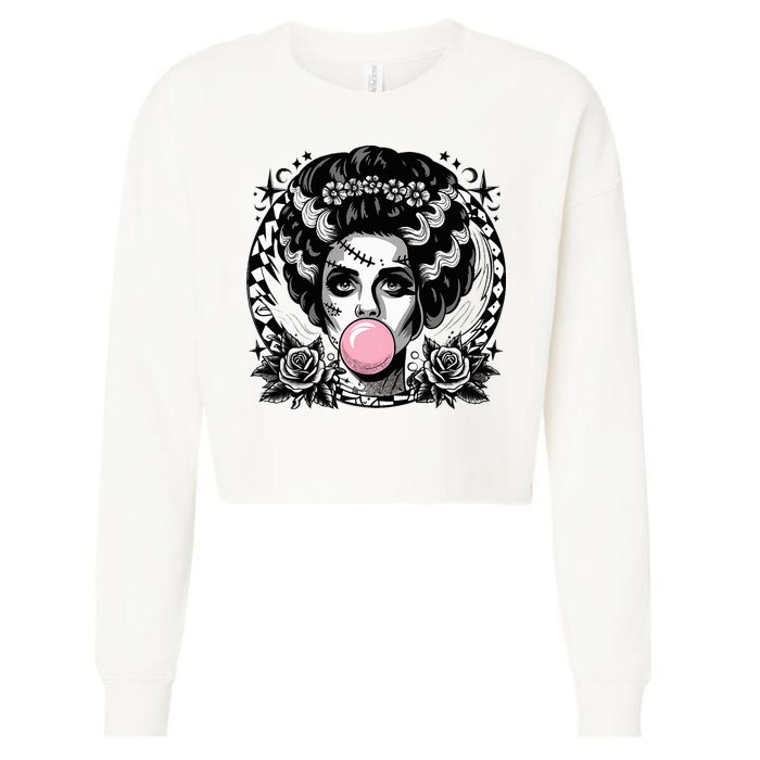 Frankenstein Monster And Bride B.U.B.B.L.E G.U.M Funny Halloween Cropped Pullover Crew