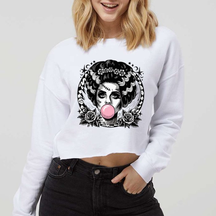 Frankenstein Monster And Bride B.U.B.B.L.E G.U.M Funny Halloween Cropped Pullover Crew