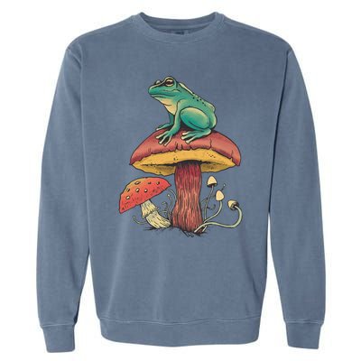 Frog Mushroom Animal Motif Woman Man Mushrooms Animal Garment-Dyed Sweatshirt