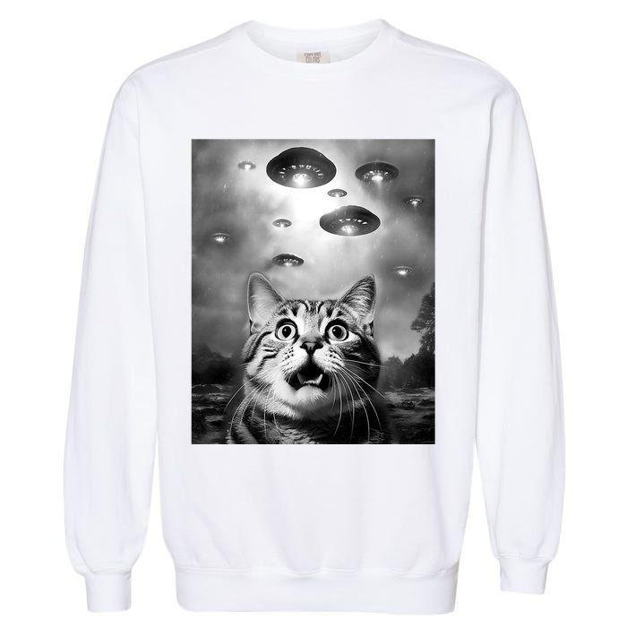 Funny Meme Cat Selfie With Alien Ufos Funny Cat Lovers Aliens Ufo Garment-Dyed Sweatshirt
