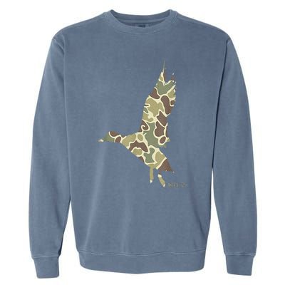 Flying Mallard Duck Camouflage Camo Duck Hunting Camo Hunter Garment-Dyed Sweatshirt