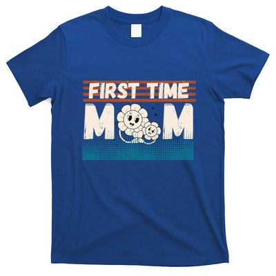 First MotherS Day New Mom Firsttime Mom Blooming Flower Gift T-Shirt