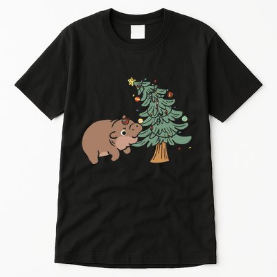 Funny Moo Deng Biting Xmas Tree Baby Pygmy Hippo Christmas Tall T-Shirt