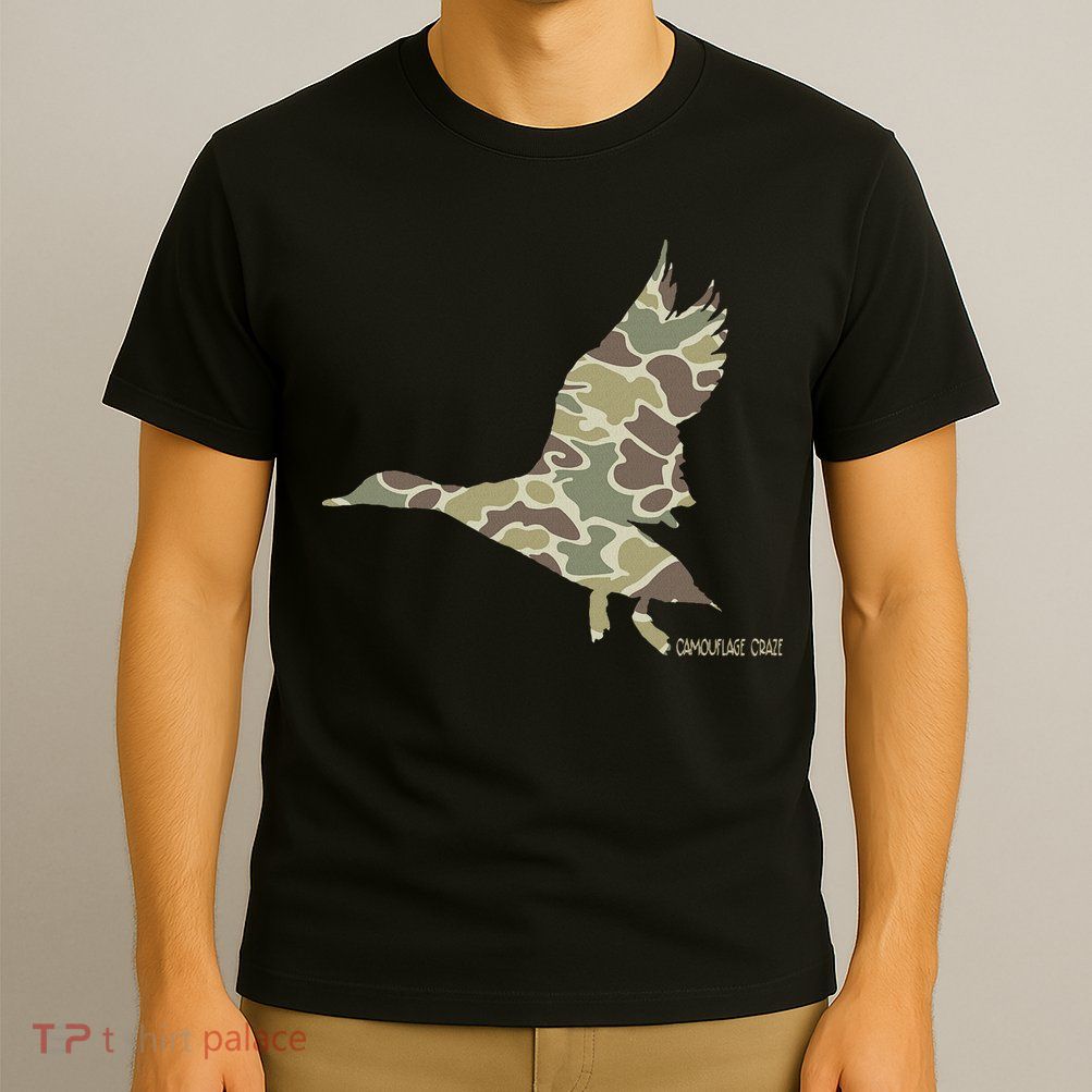 Flying Mallard Duck Camouflage Camo Duck Hunting Camo Hunter T-Shirt