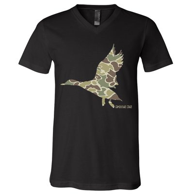 Flying Mallard Duck Camouflage Camo Duck Hunting Camo Hunter V-Neck T-Shirt