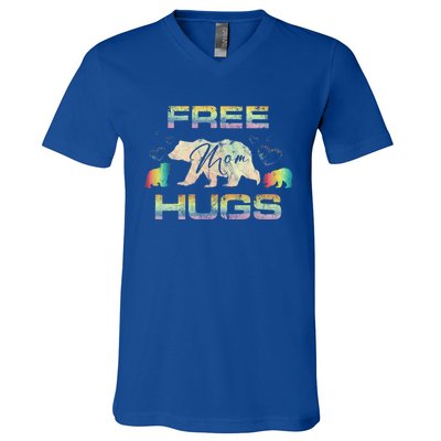 Free Mom Hugs Mama Bear Rainbow Colour Hearts Meaningful Gift V-Neck T-Shirt