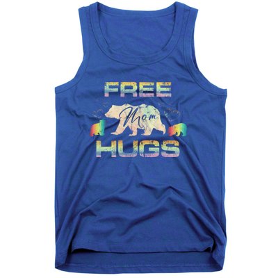 Free Mom Hugs Mama Bear Rainbow Colour Hearts Meaningful Gift Tank Top