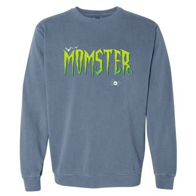 Funny Momster Halloween Mom Costume Dadcula Family Matching Garment-Dyed Sweatshirt