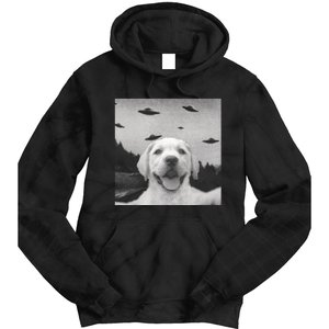 Funny Meme Labrador Selfie With Alien Ufos Funny Dog Lovers Aliens Ufo Tie Dye Hoodie