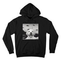 Funny Meme Labrador Selfie With Alien Ufos Funny Dog Lovers Aliens Ufo Tall Hoodie