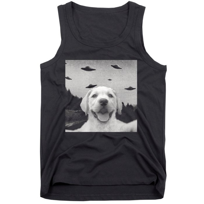 Funny Meme Labrador Selfie With Alien Ufos Funny Dog Lovers Aliens Ufo Tank Top