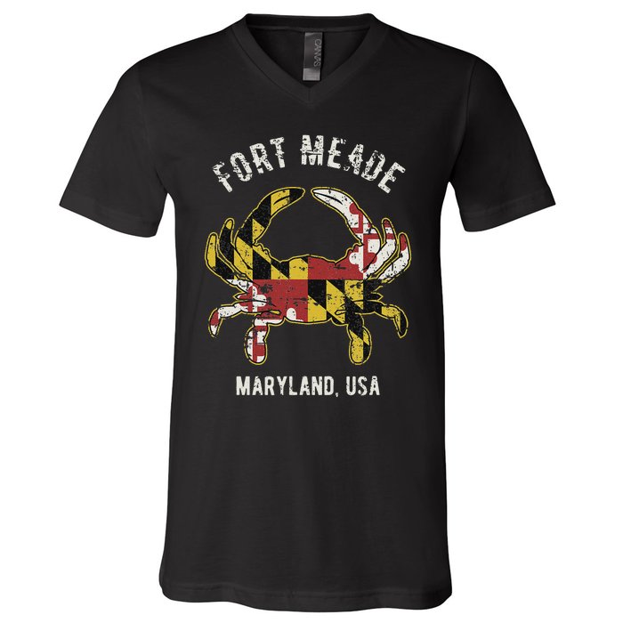 Fort Meade Maryland Usa Crab Vintage Distressed Style Design V-Neck T-Shirt