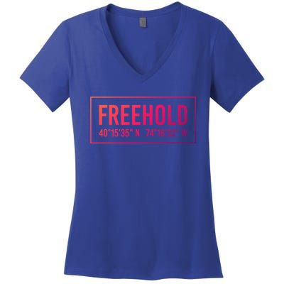 Freehold Nj New Jersey Funny City Coordinates Home Gift Cute Gift Women's V-Neck T-Shirt