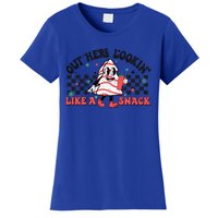 Funny Out Here Lookin Like A Snack Christmas Tree Cake Retro Meaningful Gift Women's T-Shirt