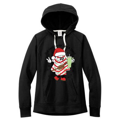 Funny Out Here Lookin Like A Snack Christmas Tree Cake Xmas Gift Women's Fleece Hoodie