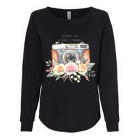 Focus On Lovely Things Womens California Wash Sweatshirt