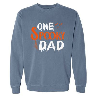 Funny One Spooky Dad Halloween Family Outfit Daddy Father Garment-Dyed Sweatshirt