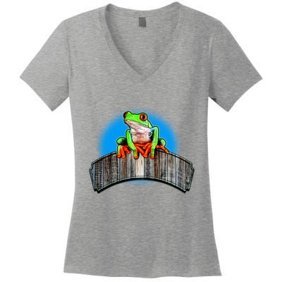 Frog On Wood Panel Women's V-Neck T-Shirt