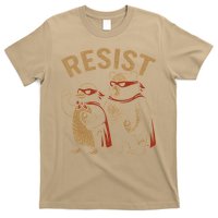 Funny Penguin Bear Resist Penguins Protest Against Tariffs T-Shirt