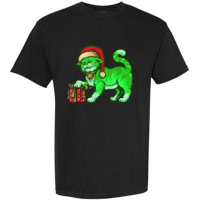 Funny Poisonous Green Cat Santa Claus Looking For Presents Garment-Dyed Heavyweight T-Shirt