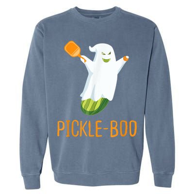 Funny Pickle Ghost Loves To Play Pickleball At Halloween Garment-Dyed Sweatshirt
