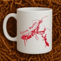 Funny Praying Mantis Retro Love Hurts Graphic Mug