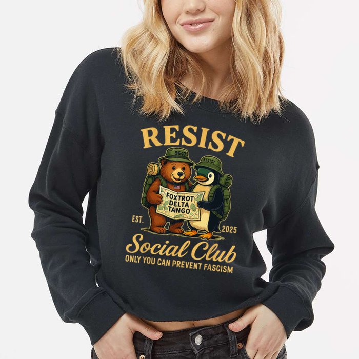 Funny Penguin Resist Penguins Protest Against Tariffs Cropped Pullover Crew