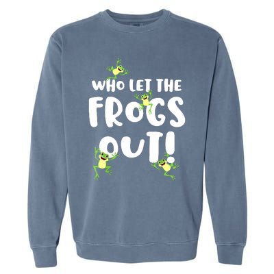 Funny Passover Who Let The Frogs Out Jewish Seder Fami Garment-Dyed Sweatshirt