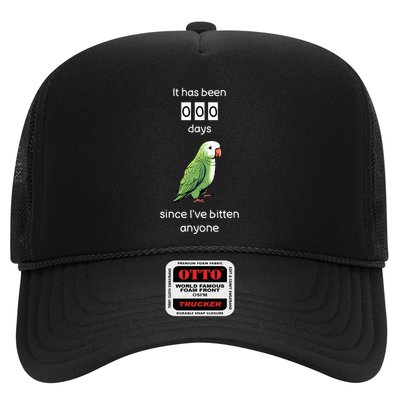 Funny Quaker Biting Quaker Parrot Joke Monk Parrot Trucker Hat