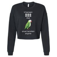 Funny Quaker Biting Quaker Parrot Joke Monk Parrot Cropped Pullover Crew