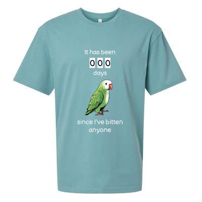 Funny Quaker Biting Quaker Parrot Joke Monk Parrot Sueded Cloud Jersey T-Shirt
