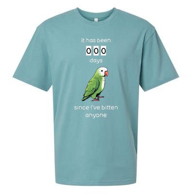 Funny Quaker Biting Quaker Parrot Joke Monk Parrot Sueded Cloud Jersey T-Shirt