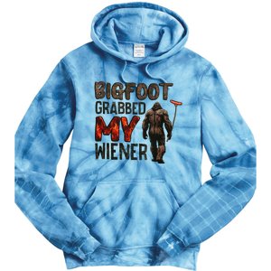 Funny Retro Bigfoot Bigfoot Grabbed My Wiener Tie Dye Hoodie