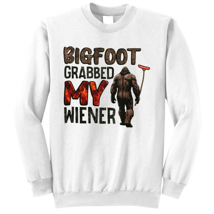 Funny Retro Bigfoot Bigfoot Grabbed My Wiener Sweatshirt