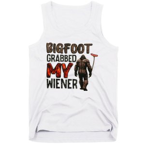 Funny Retro Bigfoot Bigfoot Grabbed My Wiener Tank Top