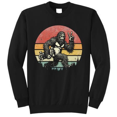 Funny Retro Bigfoot Skater Vintage Sasquatch Skateboarding Sweatshirt