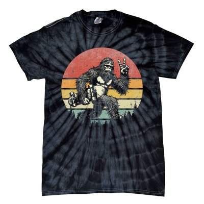 Funny Retro Bigfoot Skater Vintage Sasquatch Skateboarding Tie-Dye T-Shirt