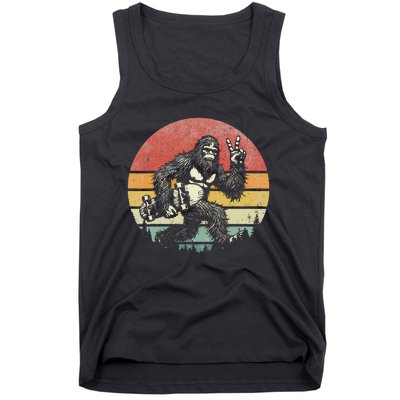 Funny Retro Bigfoot Skater Vintage Sasquatch Skateboarding Tank Top