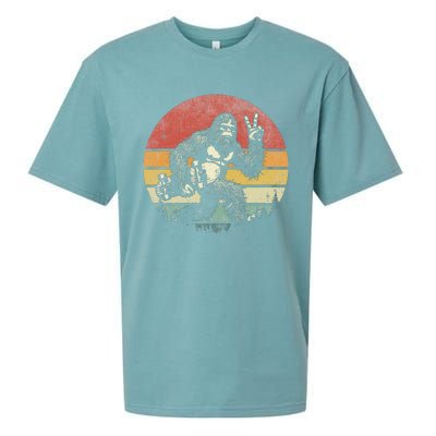 Funny Retro Bigfoot Skater Vintage Sasquatch Skateboarding Sueded Cloud Jersey T-Shirt