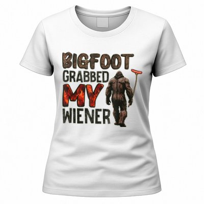 Funny Retro Bigfoot Bigfoot Grabbed My Wiener Women's T-Shirt