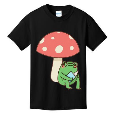 Frog Reading Book Mushroom Lover Gift Cottagecore Aesthetic Kids T-Shirt