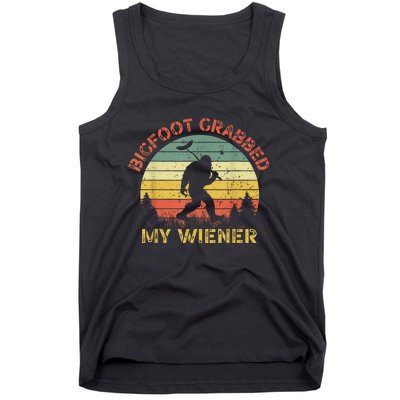 Funny Retro Bigfoot Bigfoot Grabbed My Wiener Design Tank Top