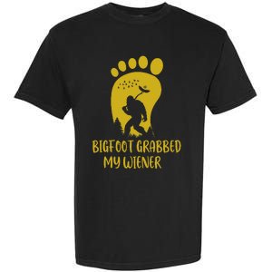 Funny Retro Bigfoot Bigfoot Grabbed My Wiener Design Garment-Dyed Heavyweight T-Shirt