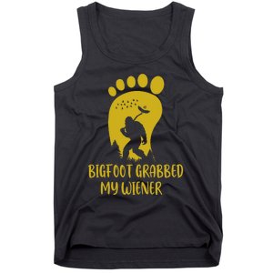 Funny Retro Bigfoot Bigfoot Grabbed My Wiener Design Tank Top