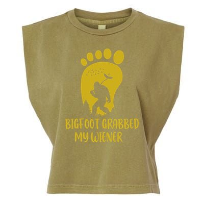 Funny Retro Bigfoot Bigfoot Grabbed My Wiener Design Garment-Dyed Women's Muscle Tee