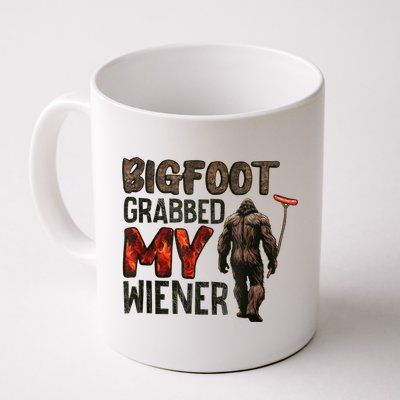 Funny Retro Bigfoot Bigfoot Grabbed My Wiener Design Mug