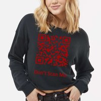 Funny Rick Roll Meme QR Code Scan for Laughs and Fun Cropped Pullover Crew