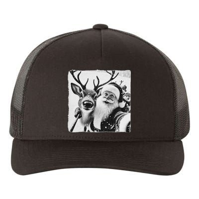 Funny Reindeer Selfie Christmas Santa Claus Xmas Cute Santa Yupoong Adult 5-Panel Trucker Hat