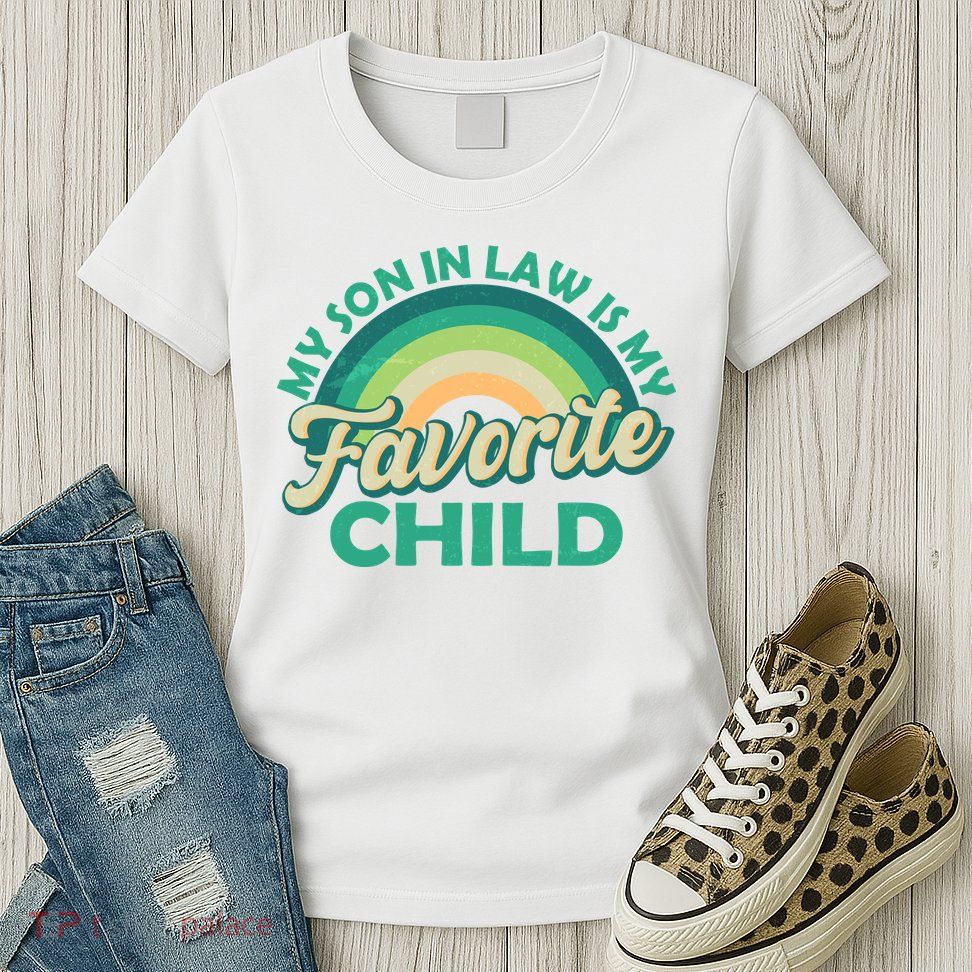 Funny Retro Vintage My Son In Law Is My Favorite Child Womens T-Shirt