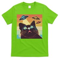 Funny Retro Vintage UFO Cat T-Shirt